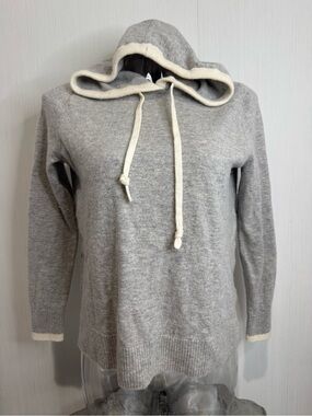 SUMMERSALT Wool and Cashmere Sweater. Small. Grey/Ivory.